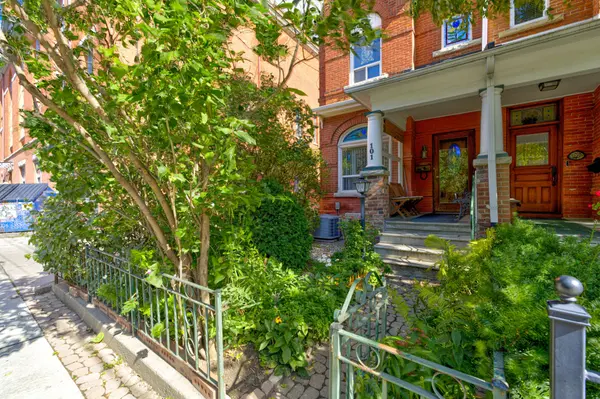 101 Dovercourt RD, Toronto C01, ON M6J 3C2