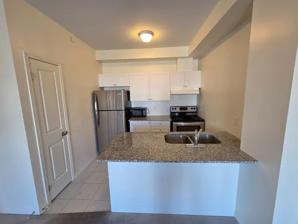 84-#302 Aspen Springs DR #302, Clarington, ON L1C 0A1