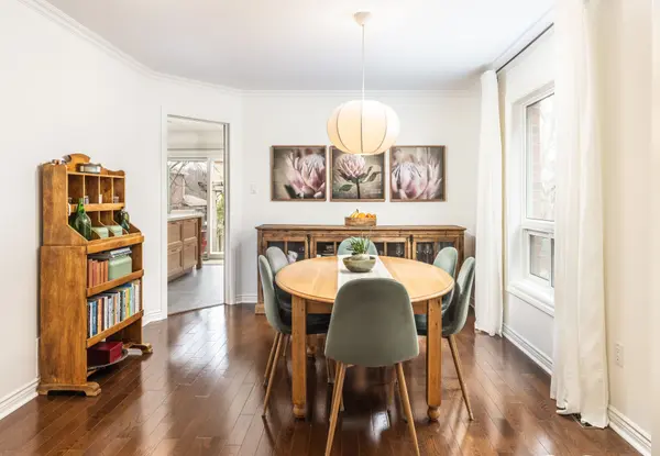 433 Lavas RD, Newmarket, ON L3Y 8H4