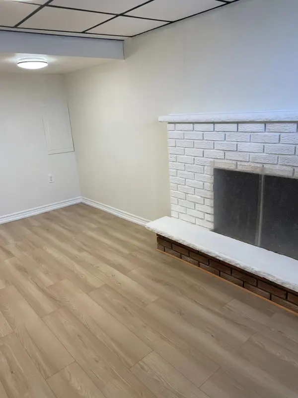 166 Collings AVE, Bradford West Gwillimbury, ON L3Z 1W1