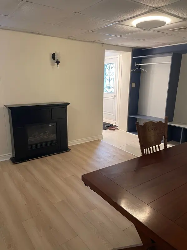 166 Collings AVE, Bradford West Gwillimbury, ON L3Z 1W1