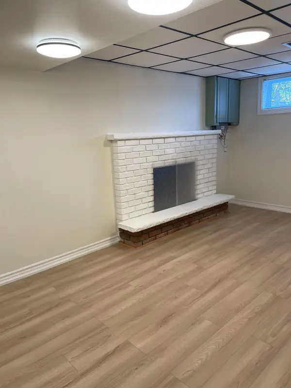 166 Collings AVE, Bradford West Gwillimbury, ON L3Z 1W1