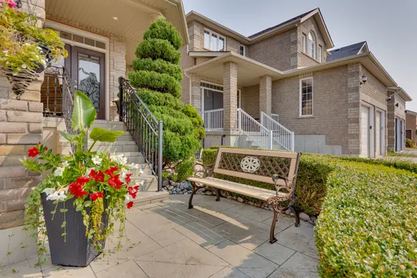 12 Parisian CRES, Barrie, ON L4N 0Y9