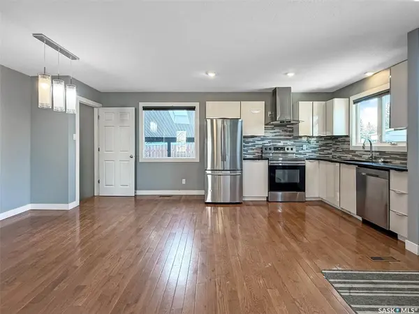 210 Clinton PLACE, Swift Current, SK S9H 4K2