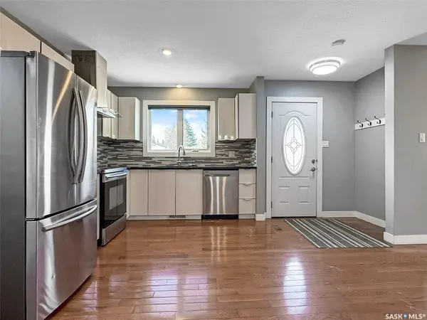 210 Clinton PLACE, Swift Current, SK S9H 4K2