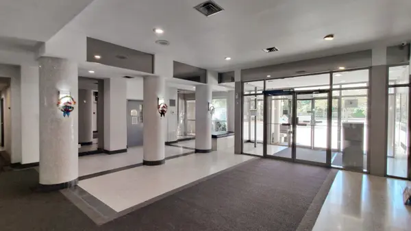 2901 Kipling AVE #307, Toronto W10, ON M9V 5E5