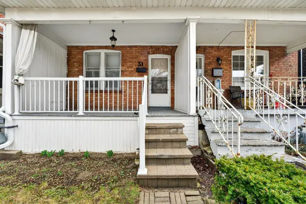 31 Mcroberts AVE, Toronto W03, ON M6E 4P3