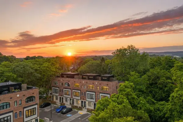 405 Plains RD E #22, Burlington, ON L7T 2C9