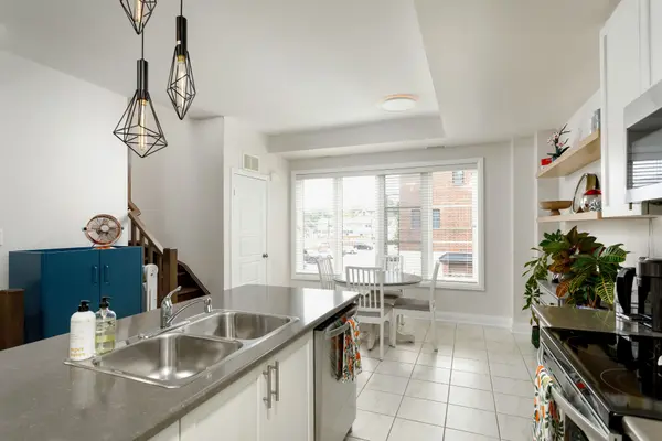 405 Plains RD E #22, Burlington, ON L7T 2C9