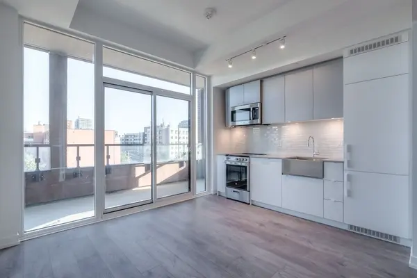 270 Dufferin ST #425, Toronto W01, ON M6K 0H8