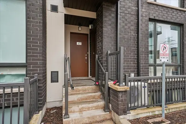 26 Fieldway RD #46, Toronto W08, ON M8Z 3L2