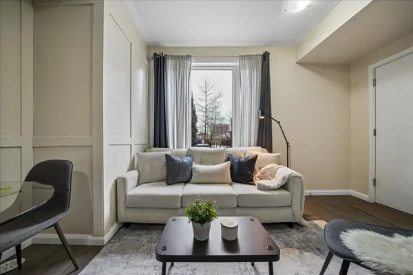 26 Fieldway RD #46, Toronto W08, ON M8Z 3L2