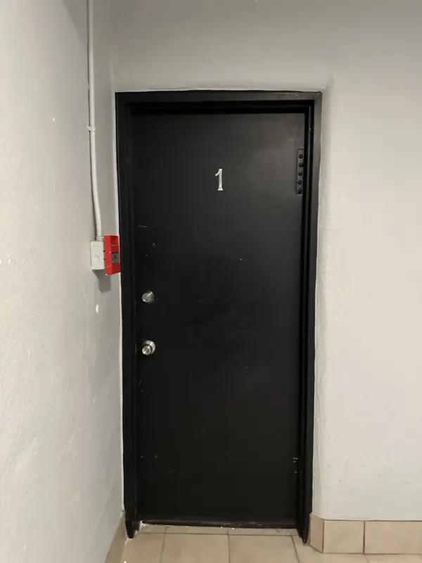 6 Seventeenth ST #1, Toronto W06, ON M8V 3K3