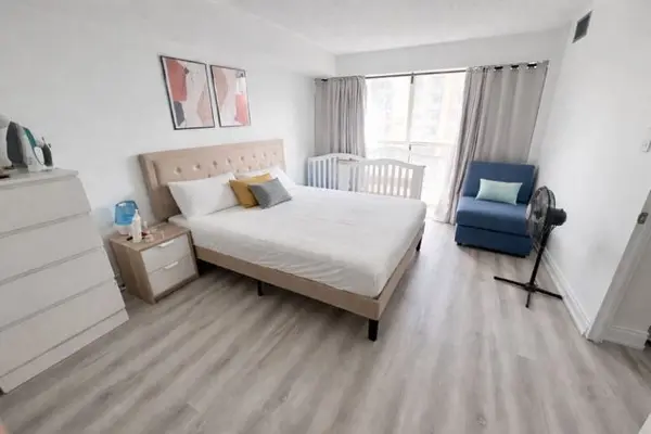 325 Webb DR #601, Mississauga, ON L5B 3Z9