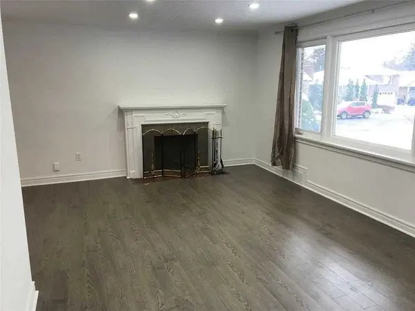 2 Sevenoaks AVE, Toronto W07, ON M8Z 3P7