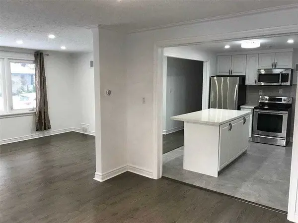 2 Sevenoaks AVE, Toronto W07, ON M8Z 3P7