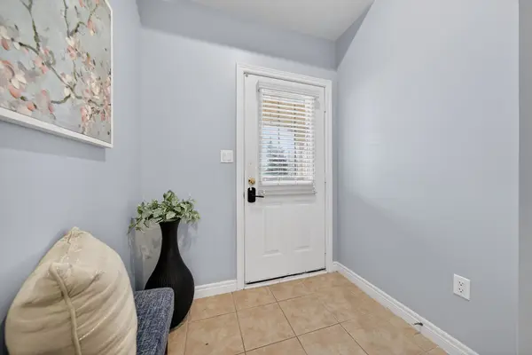 60 Natalia AVE #4, Hamilton, ON L0R 1W0