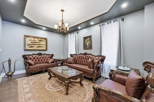 456 Valridge DR, Hamilton, ON L9G 0B2