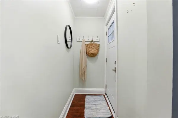 547 COCHRANE RD, Hamilton, ON L8K 3H4