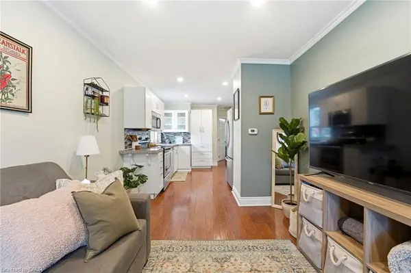 547 COCHRANE RD, Hamilton, ON L8K 3H4