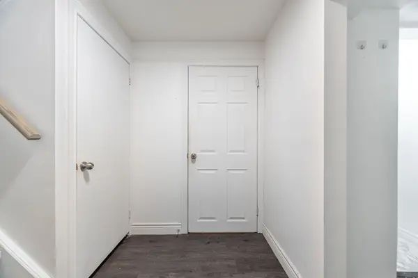 406 Tamarack DR #Main, Waterloo, ON N2L 4G6