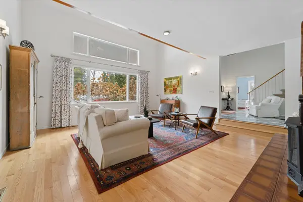 1449 Champlain DR, Peterborough, ON K9L 1N3