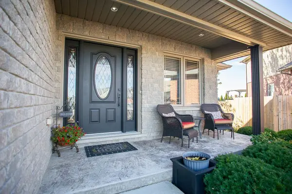 9 Davey CT, Haldimand, ON N0A 1J0