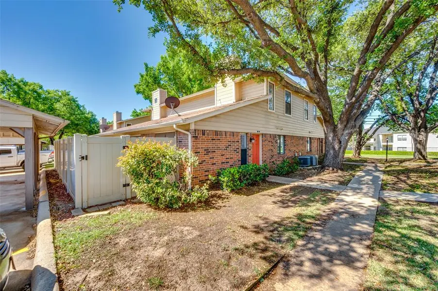 2240 Tarpley Road #32, Carrollton, TX 75006