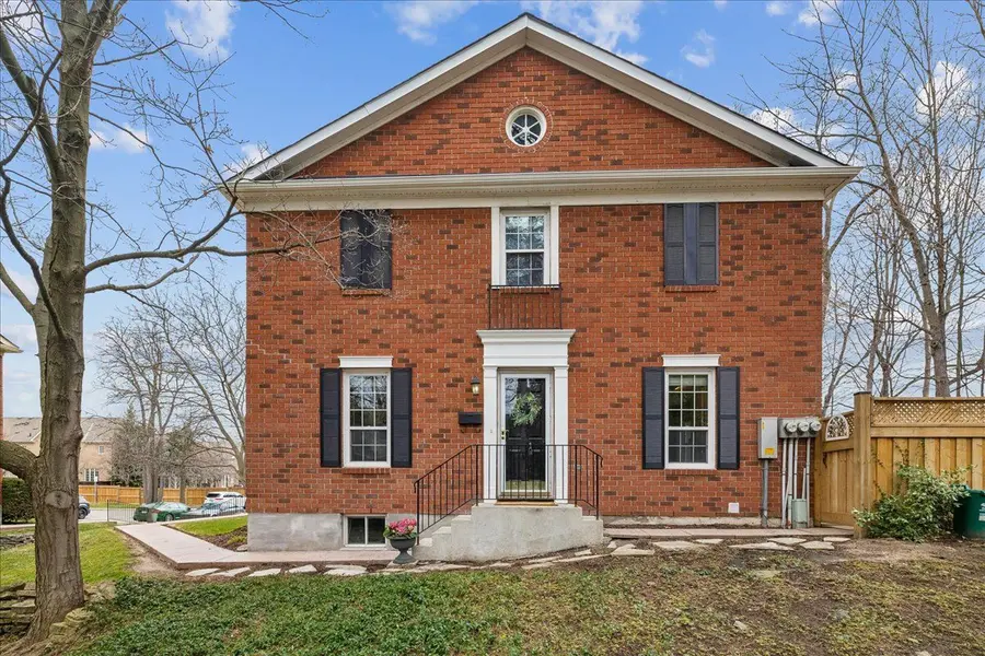 2390 Woodward AVE #17, Burlington, ON L7R 1T9