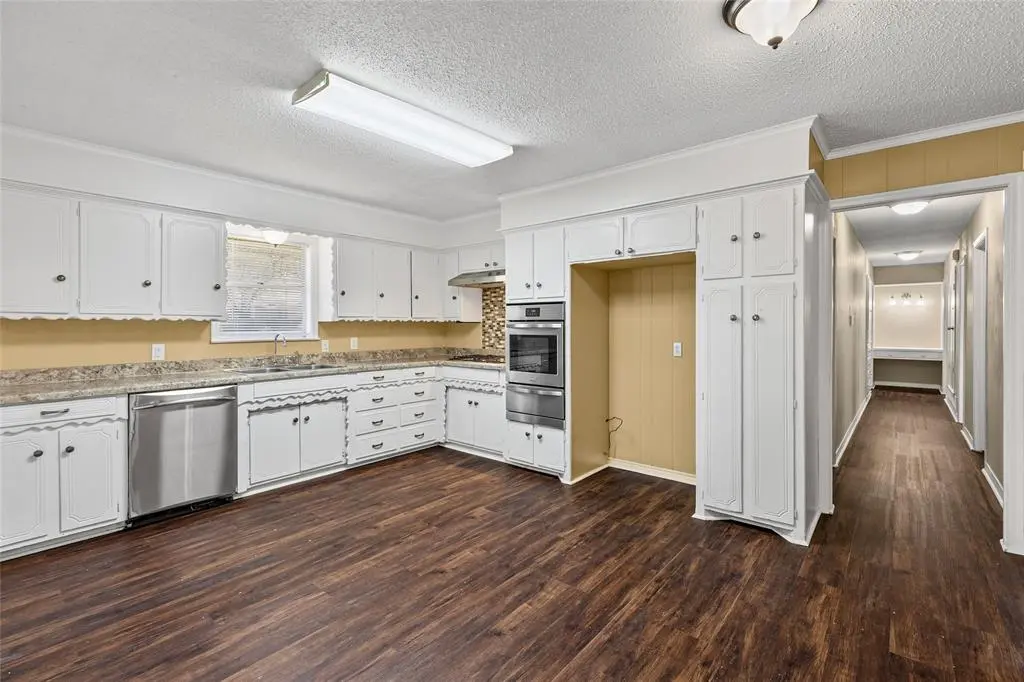 6305 Chapman Drive, Greenville, TX 75402