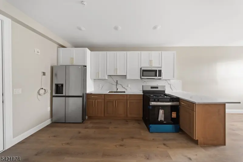 17-19 Wickham St #202, Passaic City, NJ 07055