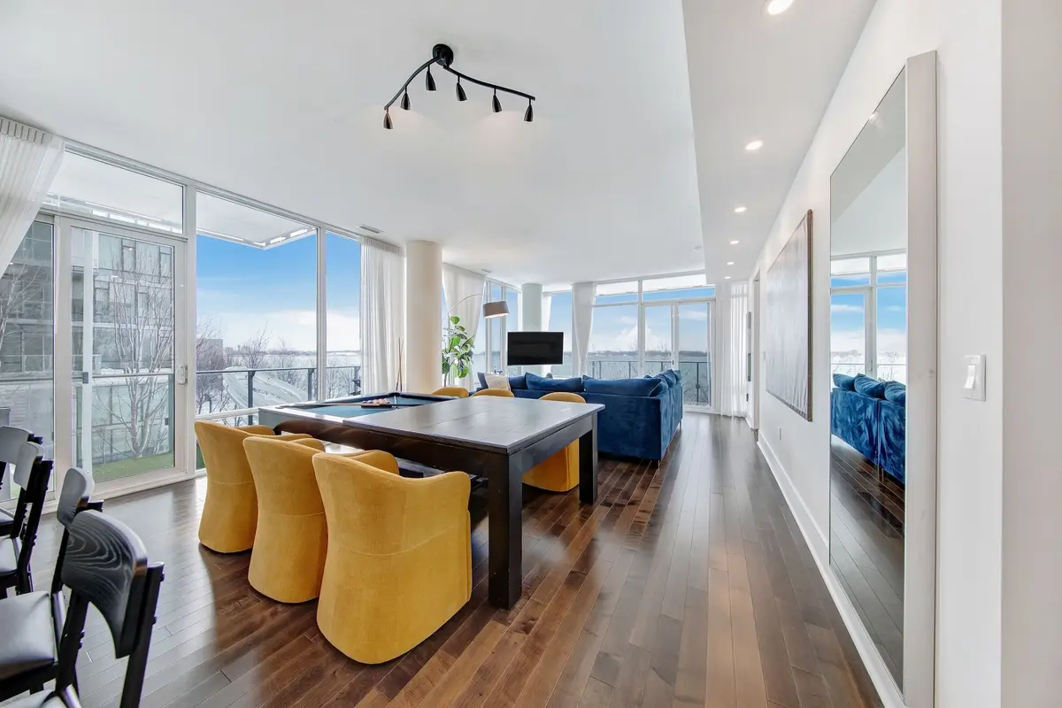 29 Queens Quay E #314, Toronto C08, ON M5E 0A4