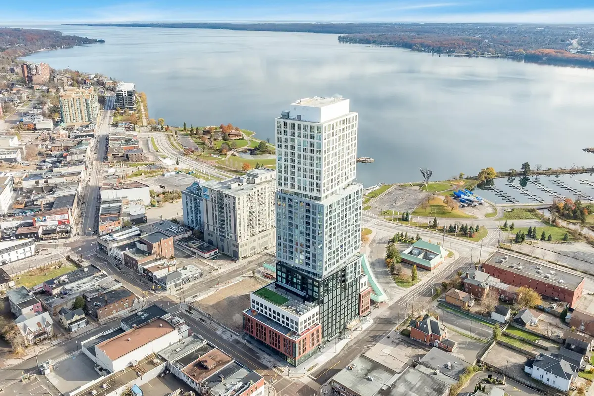 39 Mary ST #3301, Barrie, ON L4N 1S9