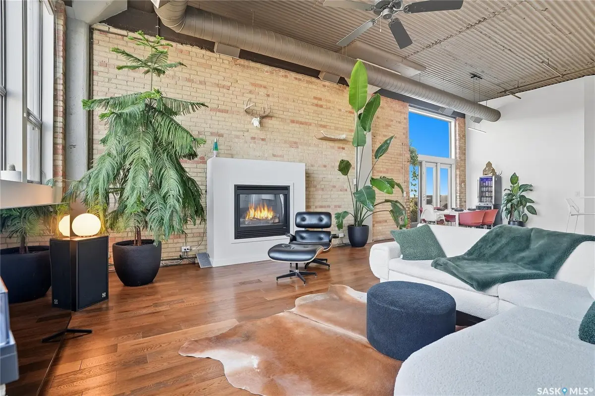 211 D AVENUE N #503, Saskatoon, SK S7L 1M7