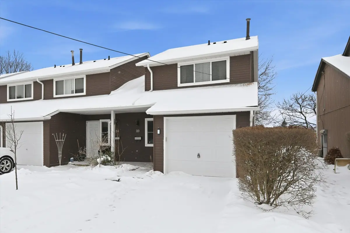 2185 Fairchild BLVD #23, Burlington, ON L7P 3P6