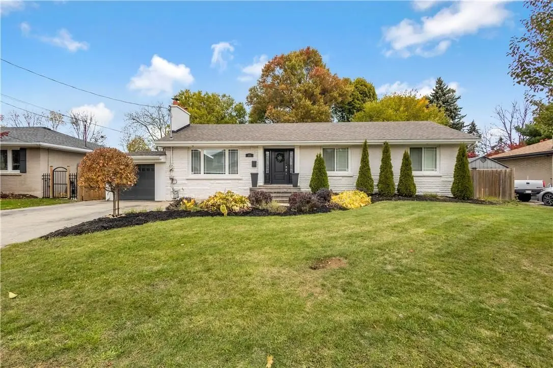 43 Miller DR, Hamilton, ON L9G 2H9