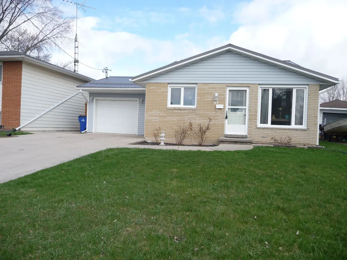 92 Earl ST, Chatham-kent, ON N8A 1C7