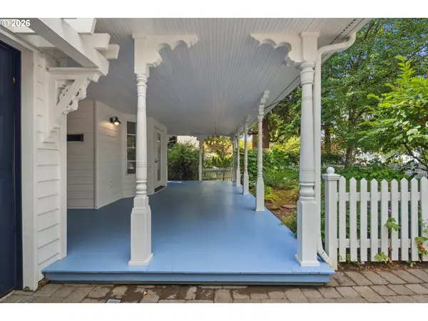 217 5TH ST, Lake Oswego, OR 97034