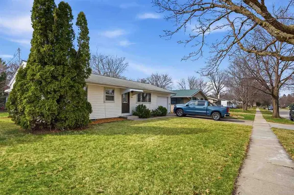 1429 Spruce St, Iowa City, IA 52240