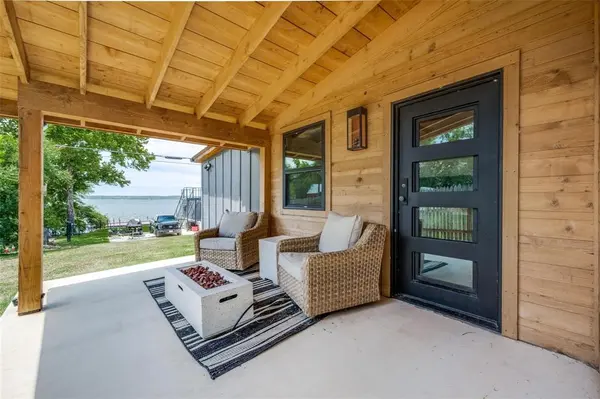 203 Evans Street, Lake Bridgeport, TX 76426