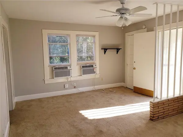 402 N Augusta, Dallas, TX 75214