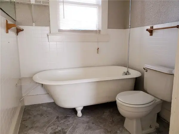 402 N Augusta, Dallas, TX 75214