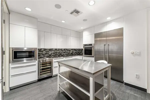 1505 Elm Street #1003, Dallas, TX 75201