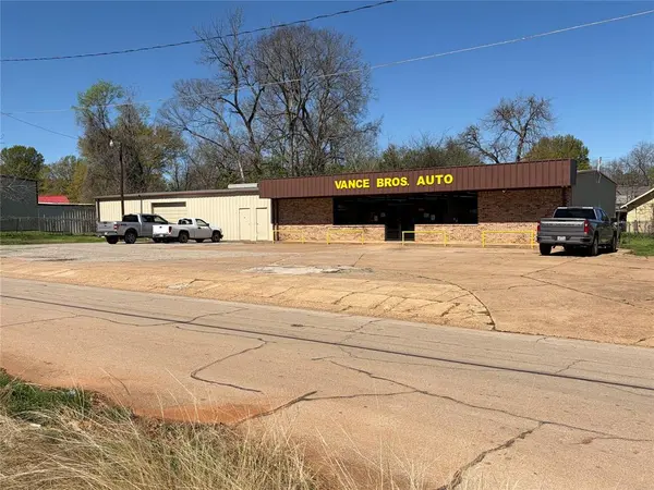 601 W Lacy Street, Palestine, TX 75801