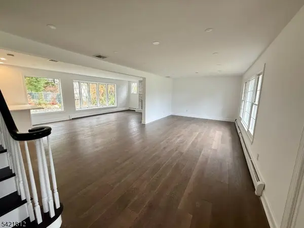 71 Tiffany Dr, East Hanover Twp., NJ 07936