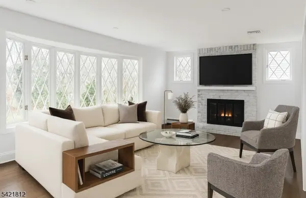 71 Tiffany Dr, East Hanover Twp., NJ 07936