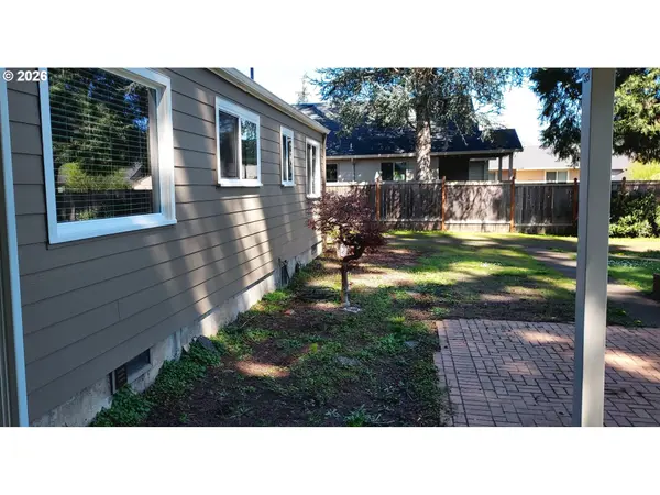 855 S 57TH ST, Springfield, OR 97478