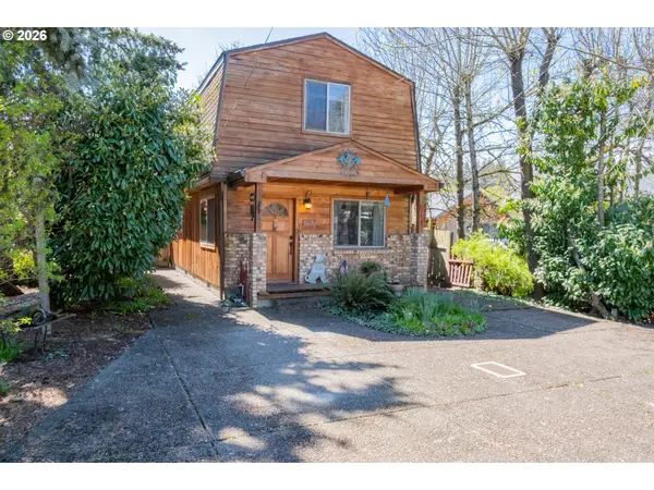 612 KAY AVE, Brownsville, OR 97327