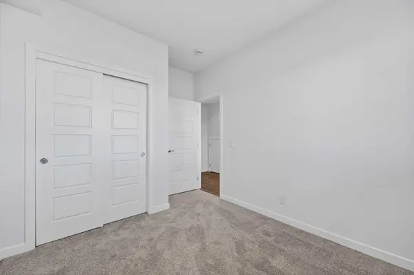 28 Red Embers PLZ NE #103, Calgary, AB T3N 2W1