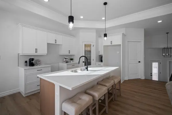 5737 55 AVE, Camrose, AB T4V5B9